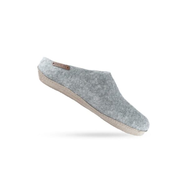 Papuci din lână realizate manual cu talpă din piele de căprioară /Design danez de la SHUS/Culoare: Gri