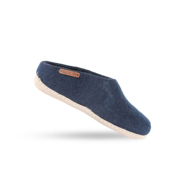 Papuci din lână realizate manual cu talpă din piele de căprioară /Design danez de la SHUS/Culoare: Albastru