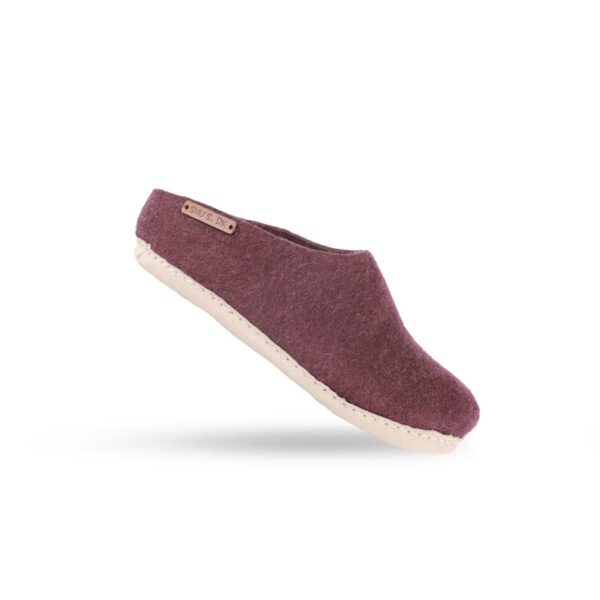 Papuci din lână realizate manual cu talpă din piele de căprioară /Design danez de la SHUS/Culoare: Violet
